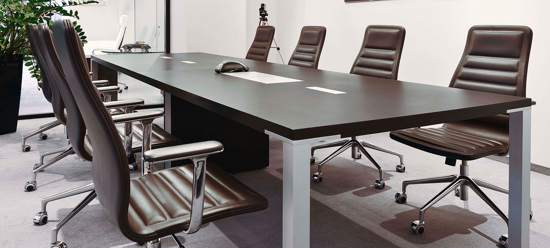 The Conference room is usually where clients spend the most time, so it needs to make a strong first impression. The a_con conference table and Lotus chairs do exactly that.