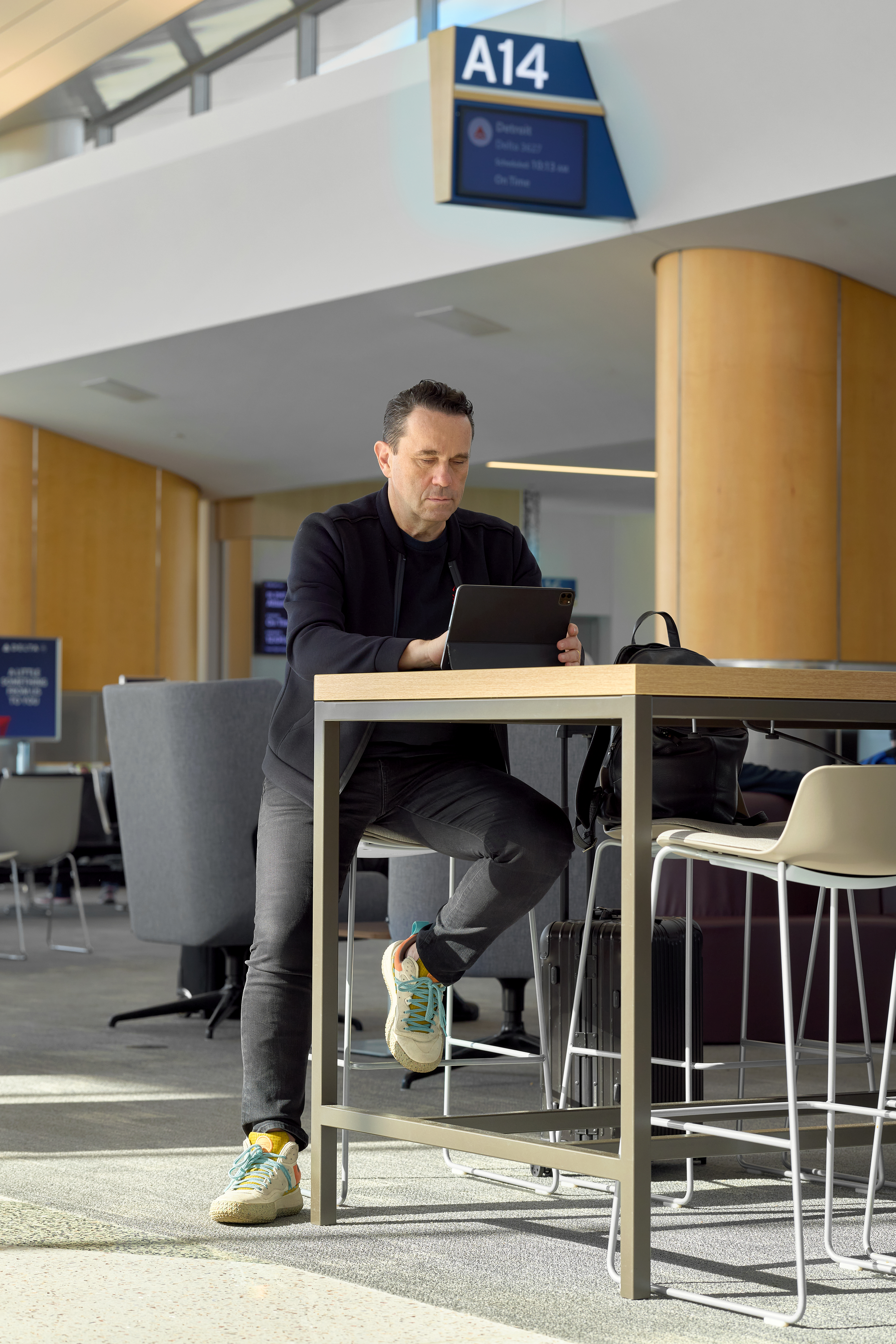 Renovation of Concourse A at the Gerald R Ford International Airport highlighting the Cultivate table and Maari stool with Franco Bianchi. 