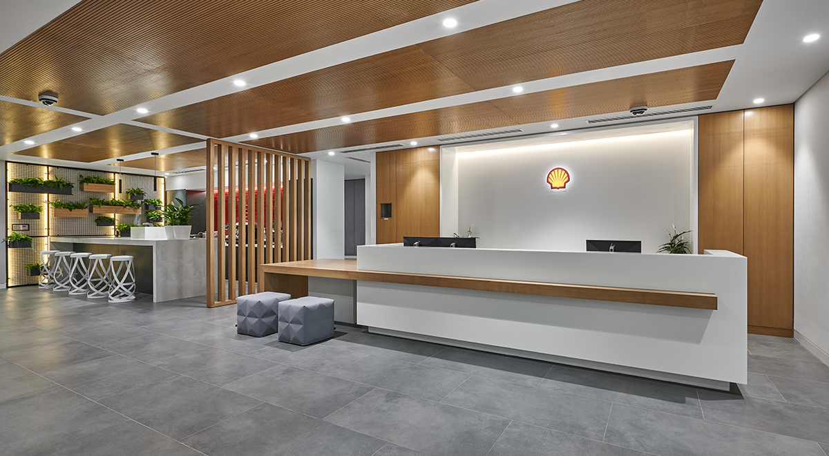 Shell搬到了迪拜的One Central Building。为准备在疫情后重返工作岗位，他们缩减了办公场地，目标是为150名成员创造一个更灵活的办公空间。