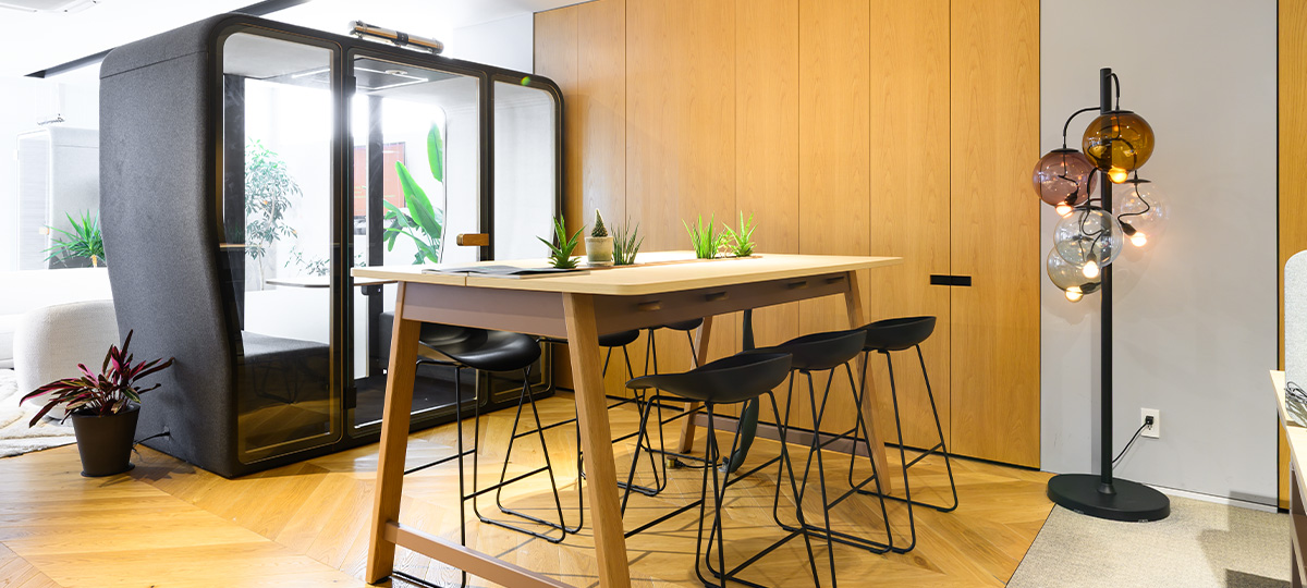 Intuity Park, Maari stools, and BuzziNest Pod supporting performance