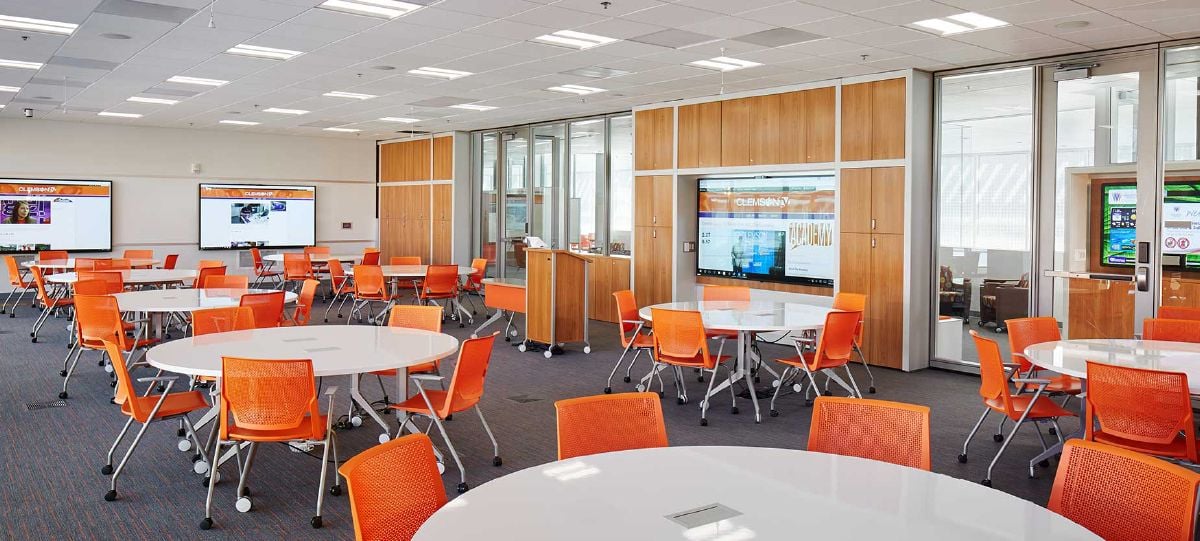 This space features Very Seminar and Planes half round tables.