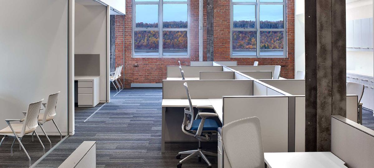 While Mindspark wanted to focus on the creative and collaborative benefits of the open plan office, the company was also mindful to accommodate groups dealing with more strategic and proprietary content that required the ability to be set aside.