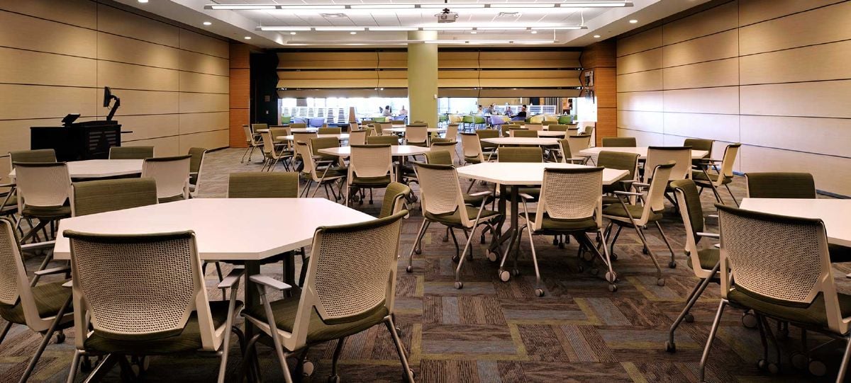 The training room equipped with retractable walls allows the space to expand or contract depending on group size. The adjacency to Starbucks, an ATM and a lobby area is also convenient for those attending a training session.