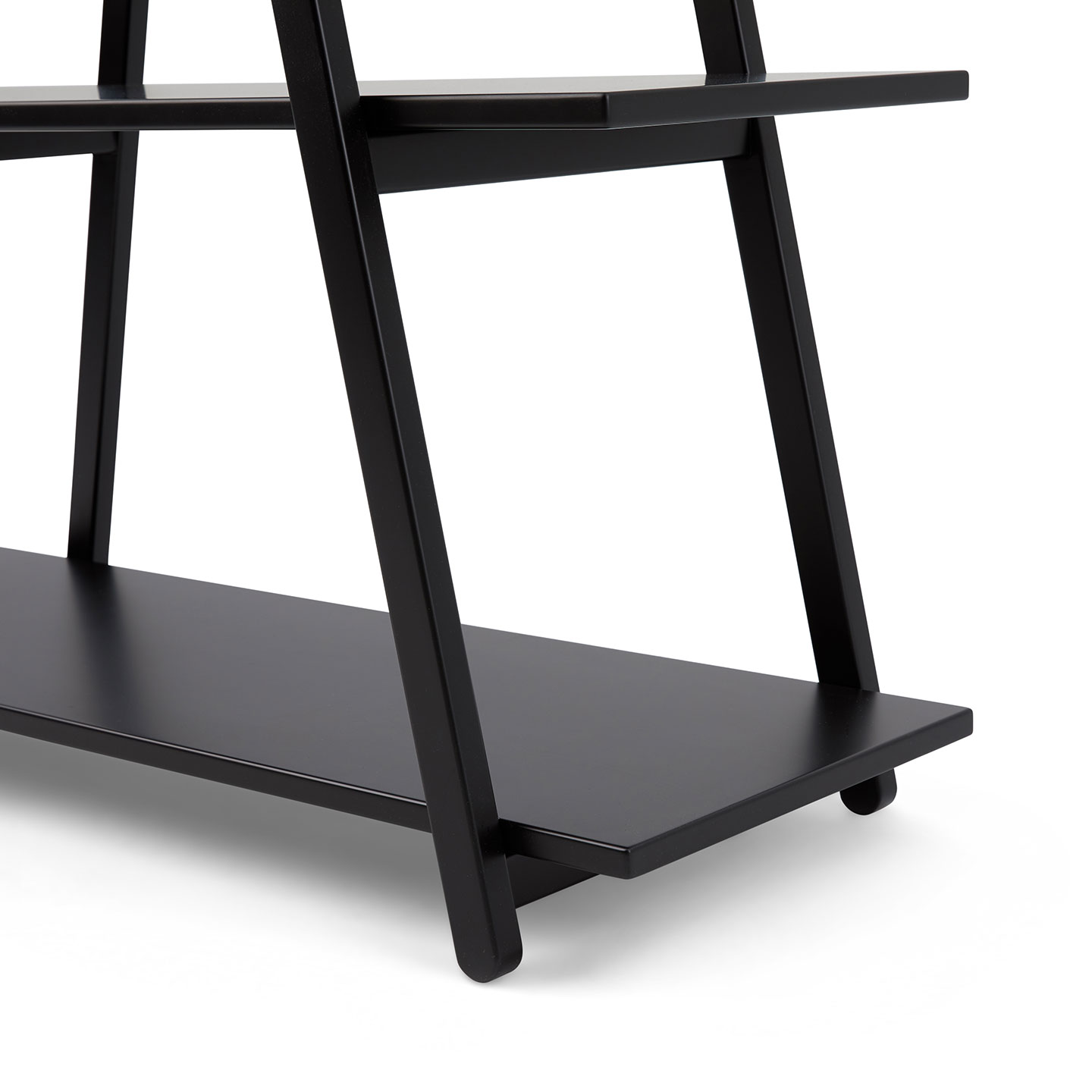 Nuvola Rossa Bookshelf in black close up of bottom shelf
