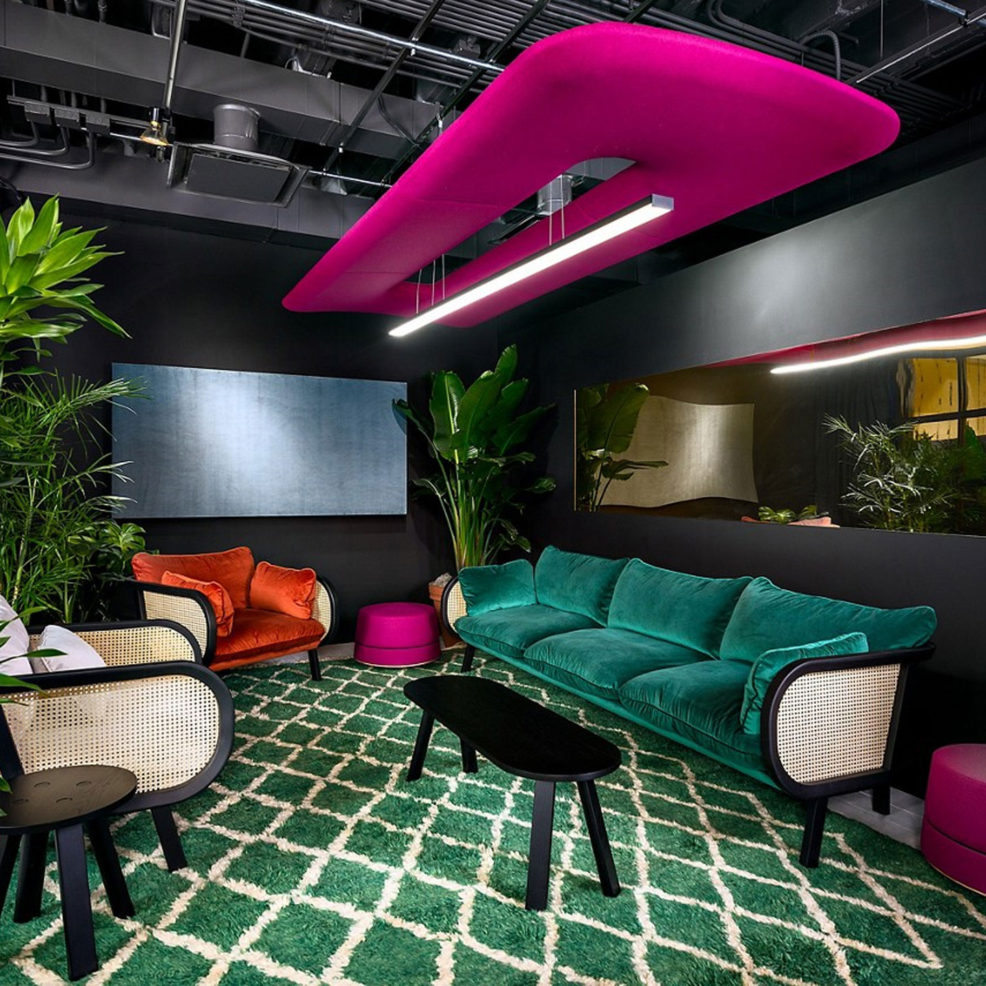 Haworth BuzziZepp Accessories in an office lounge area in a pink color 