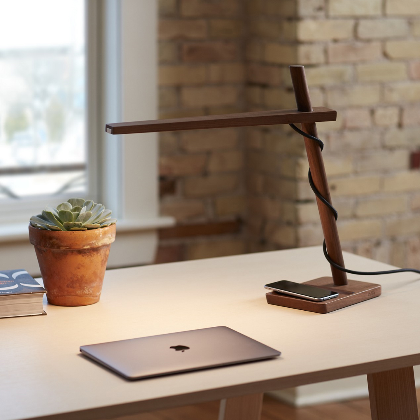 Clamp table lamp clearance