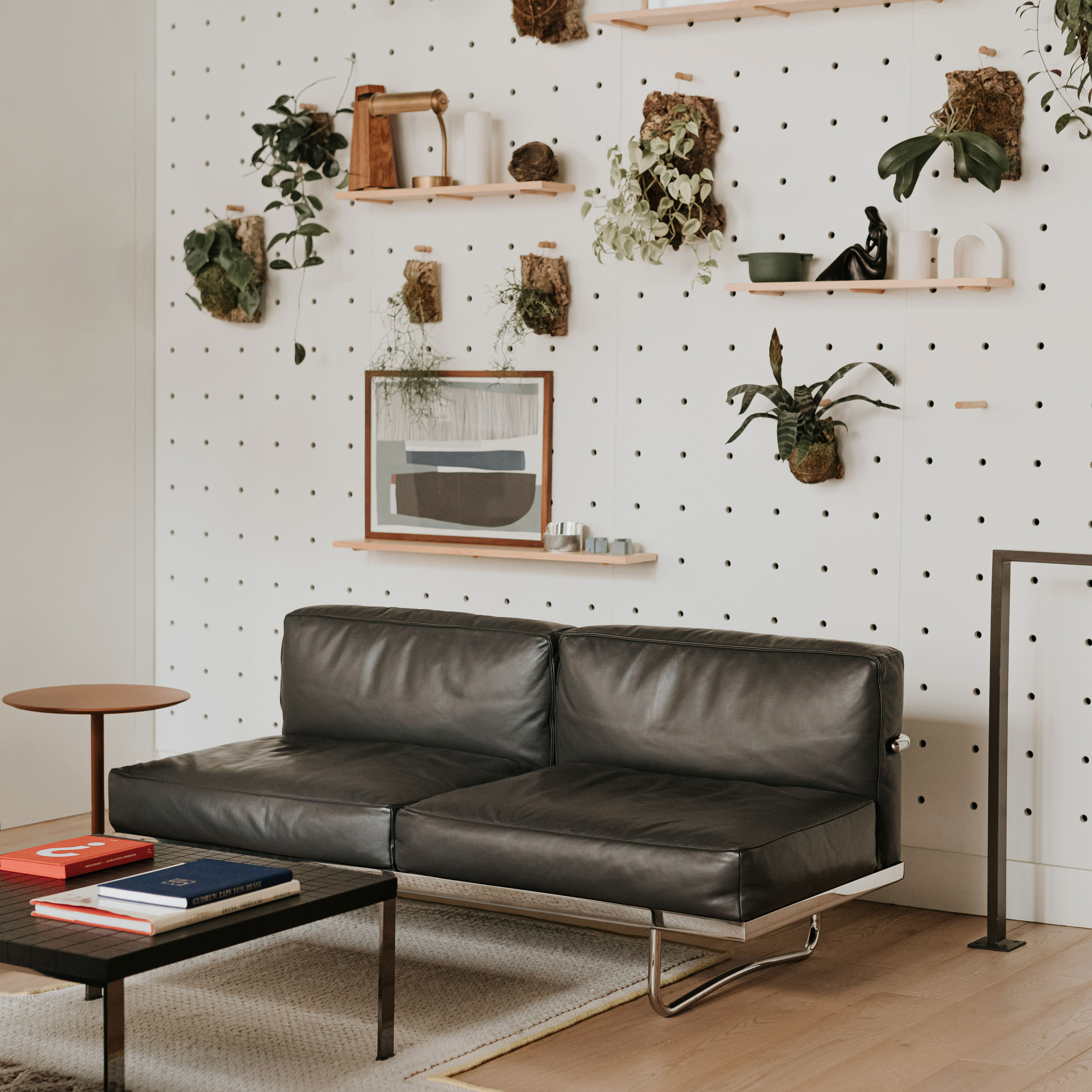 Haworth LC5 two seater lounge sofa in black leather