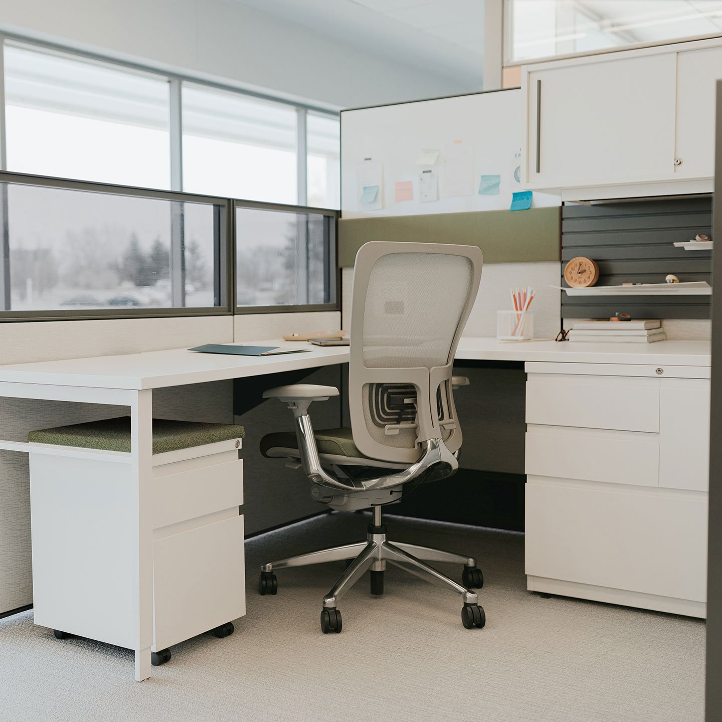 X Series drawers and cabinets at individual workspace with Zody