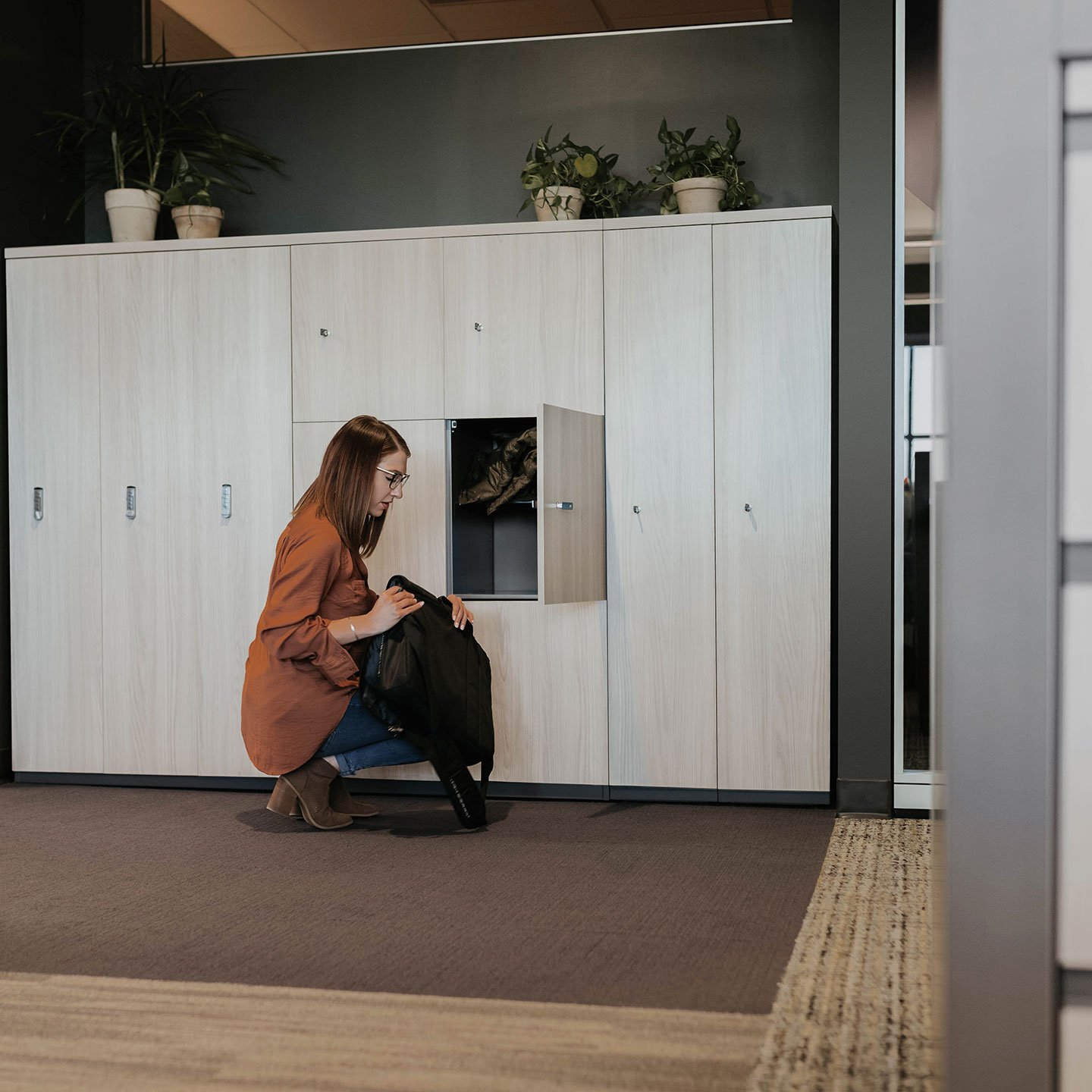 X Series Locker storage unit with hinge doors