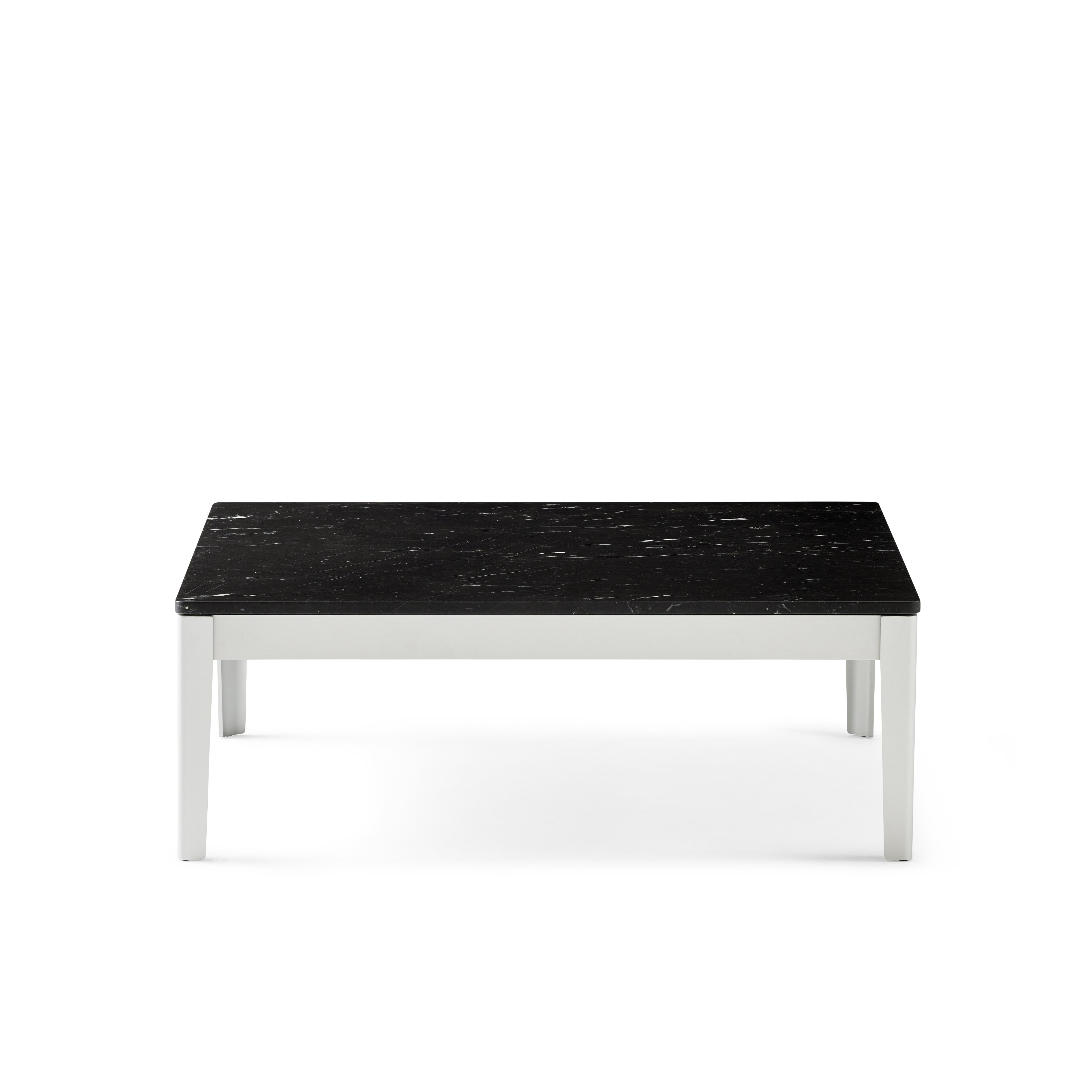 White sweep photography of Cassina's Cotone table