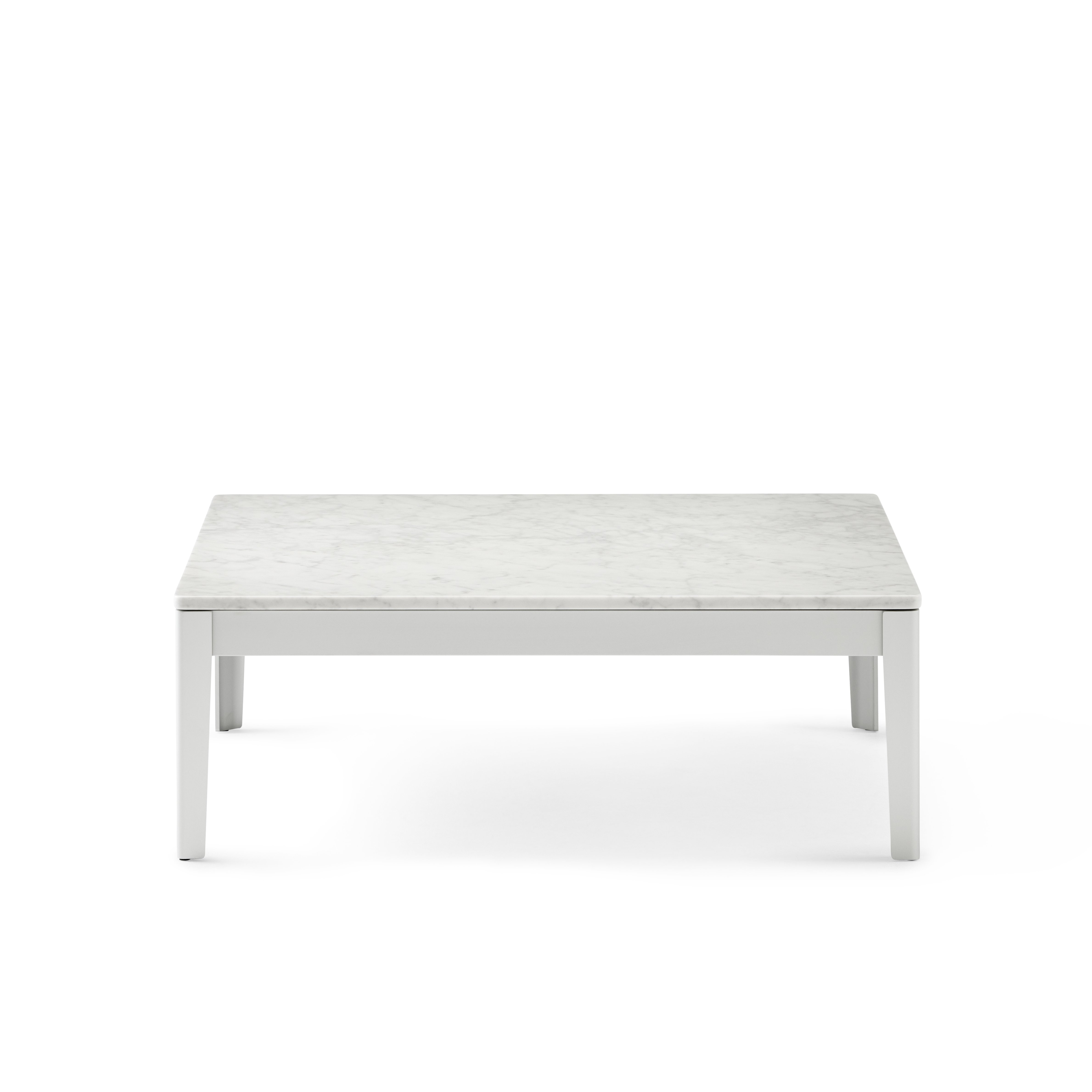 White sweep photography of Cassina's Cotone table