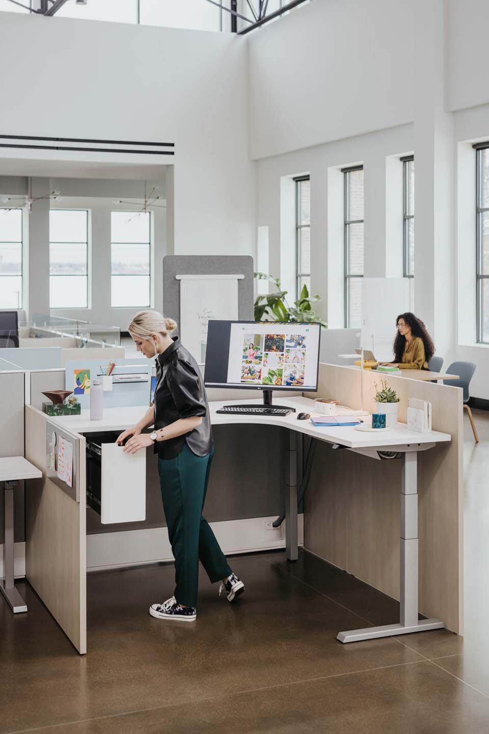 Workspace Interiors - Electric Sit/Stand Desk