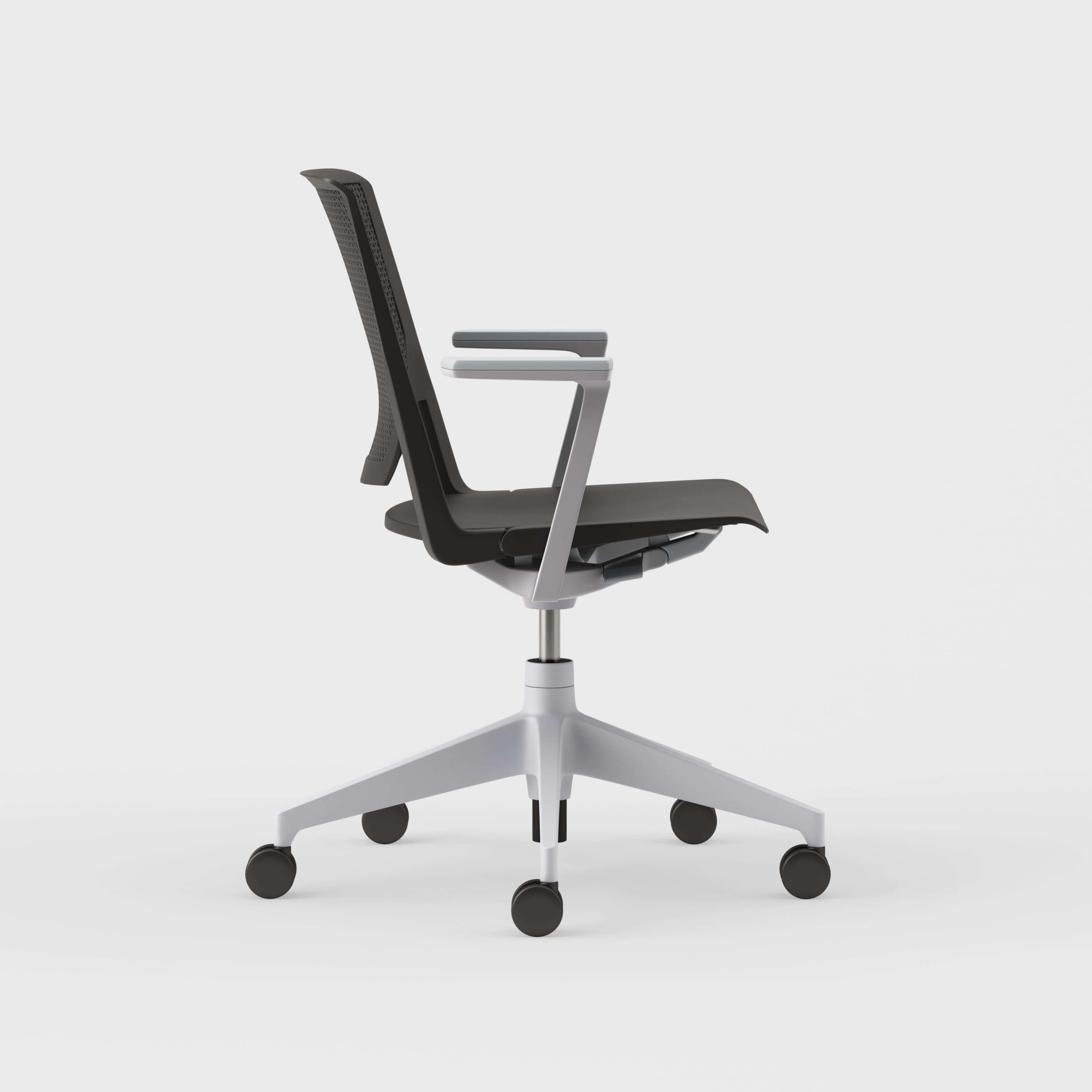 Very Conference Chair - Black (TR-F) / Fog (TR-7) / Hard