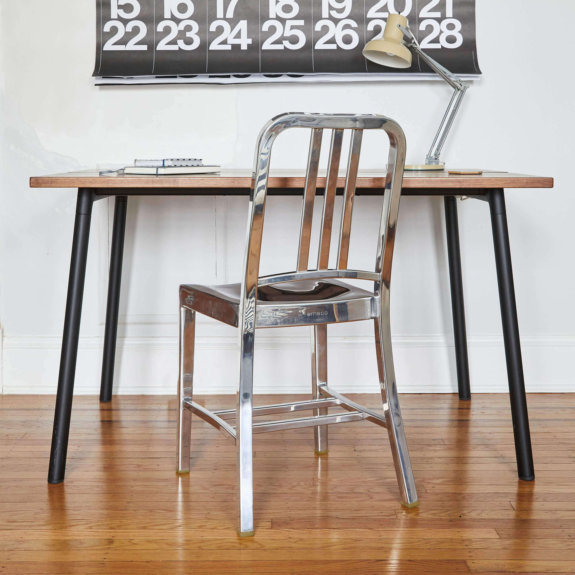 1006 Navy Chair - Polished / Plastic