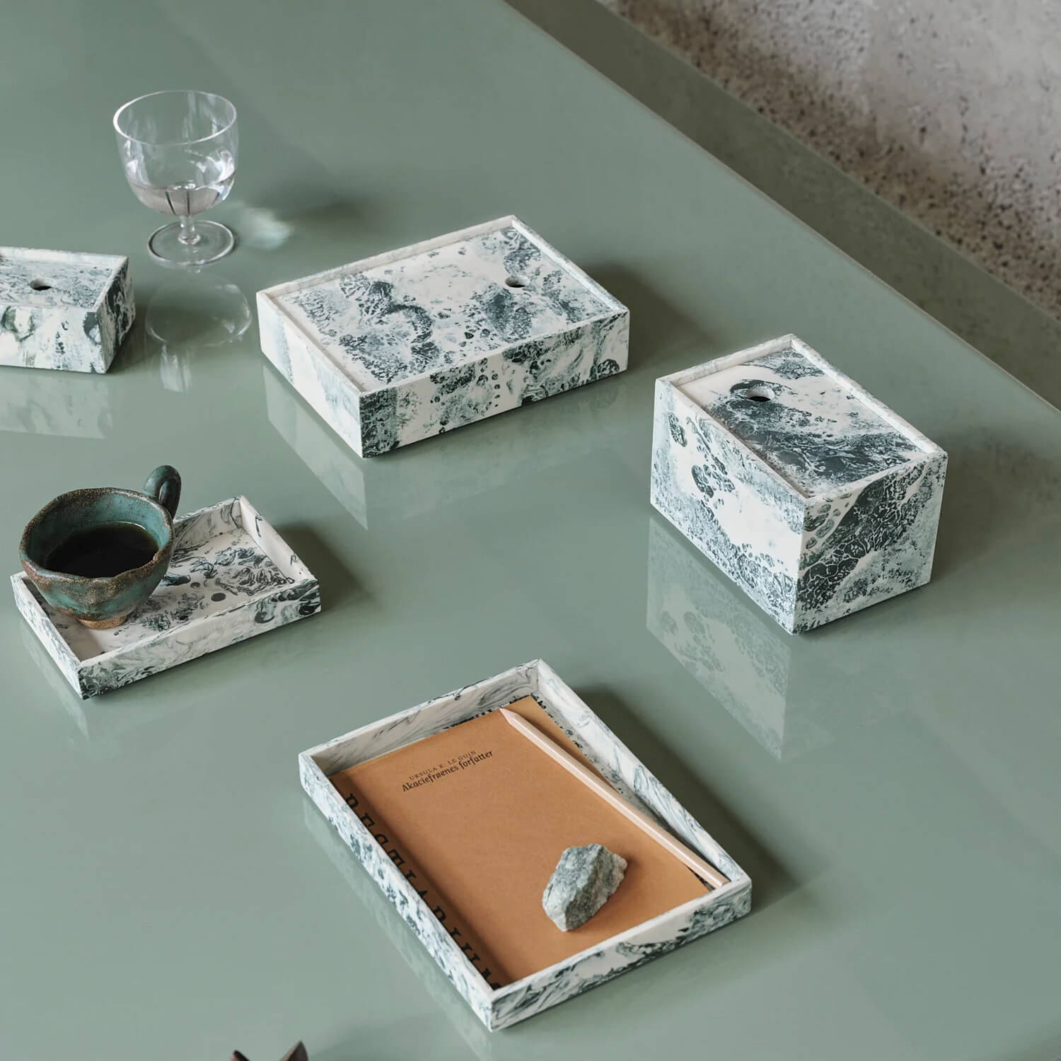 Mist Box - Small / Emerald Off White (FRL-OW)