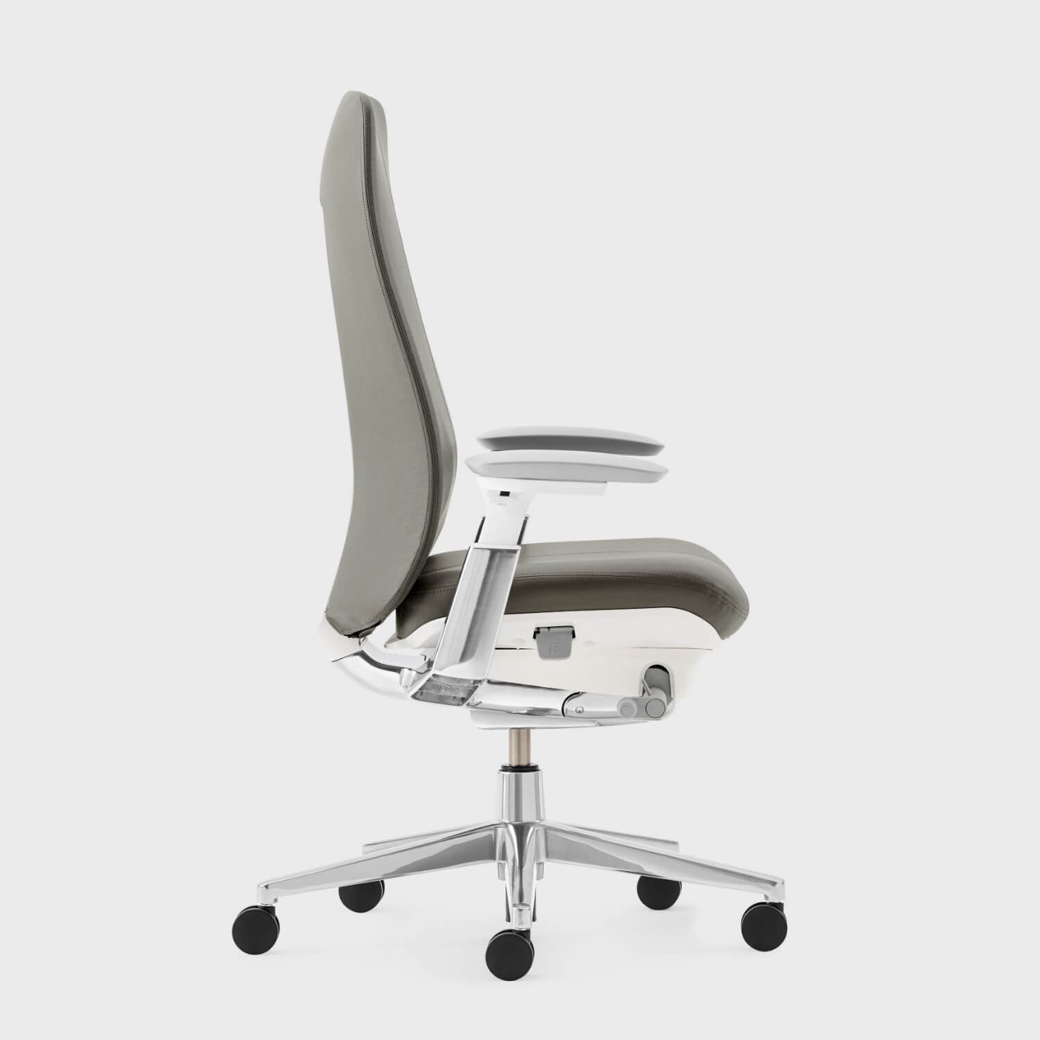 Fern Leather Outlet Chair - Brisa Ash (XG-22)