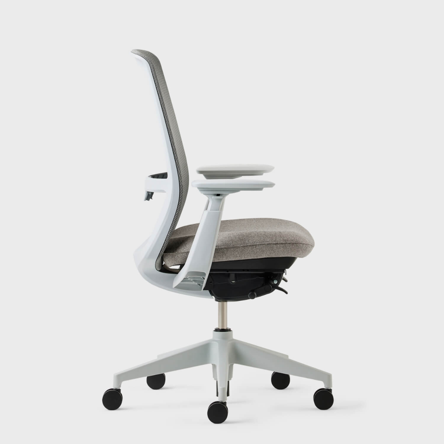 Soji Customizable Ergonomic Office Chair | Haworth
