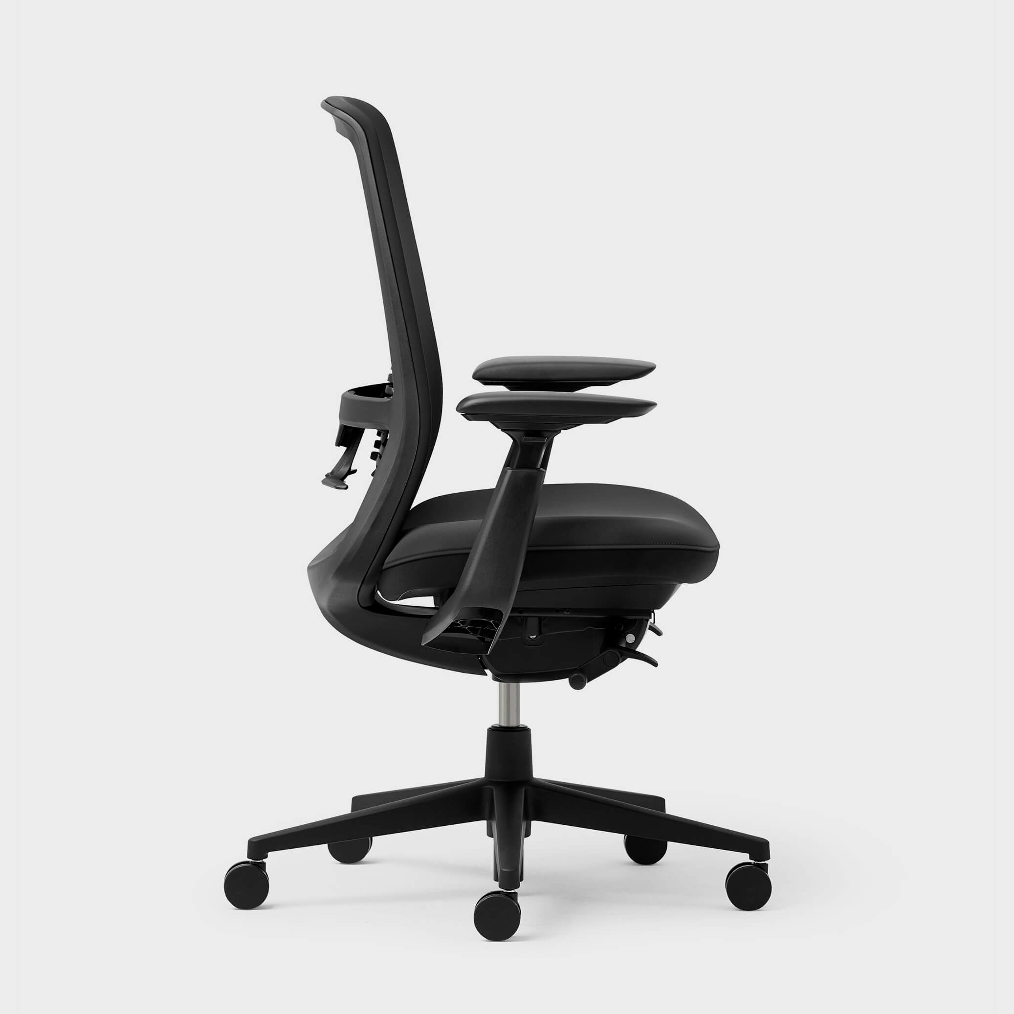 Soji XL Office Chair - Vegan Leather / Yes