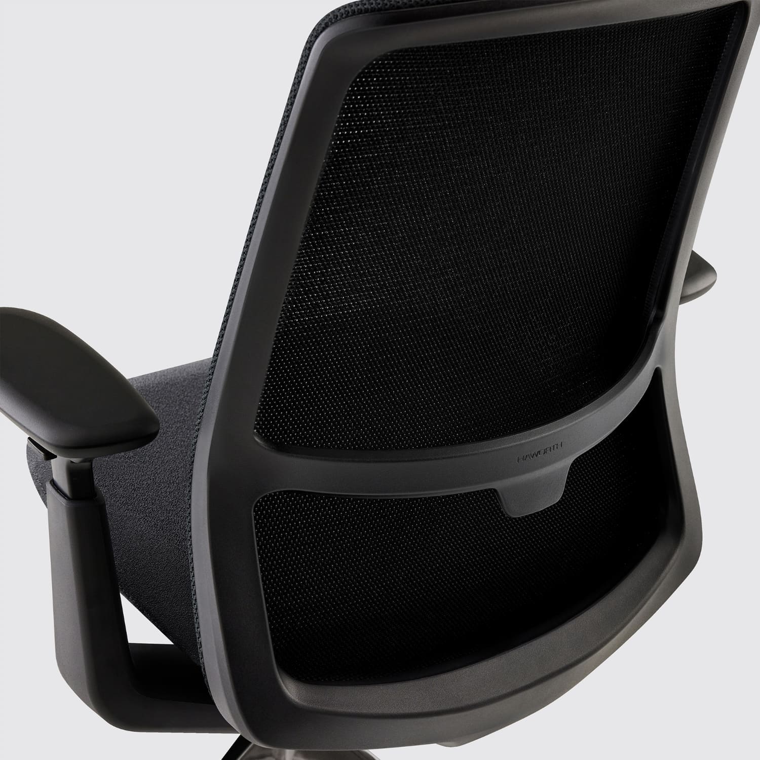Soji XL Office Chair - Mesh / No