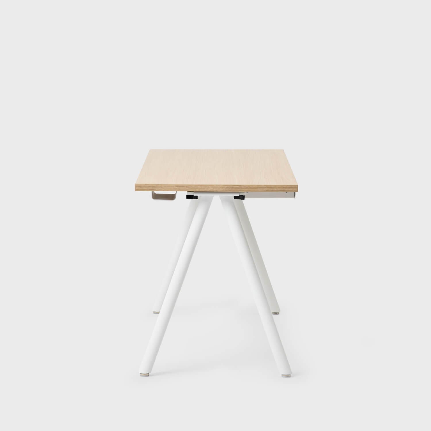 Metro Desk - Landmark (H-KM) / 24 x 48 / White (TR-PLS)