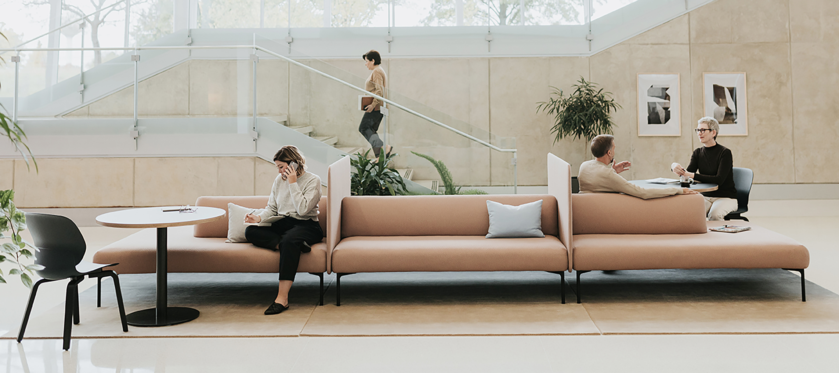 Haworth Resonate lounge in a lobby view 3
