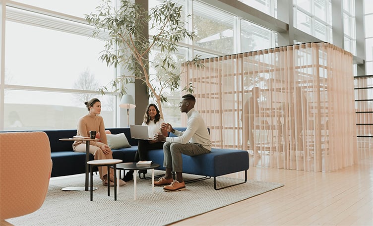 Haworth Resonate lounge next to a Pergola workspace in a office lobby view 7